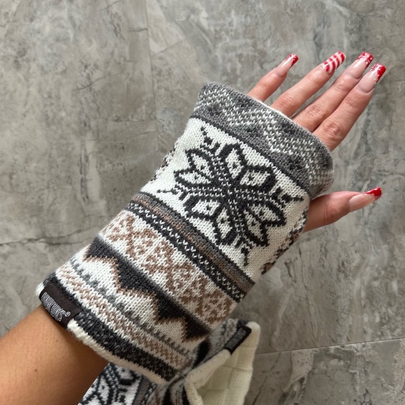 Muk Luks Accessories - Muk Luks winter fingerless warm gloves
